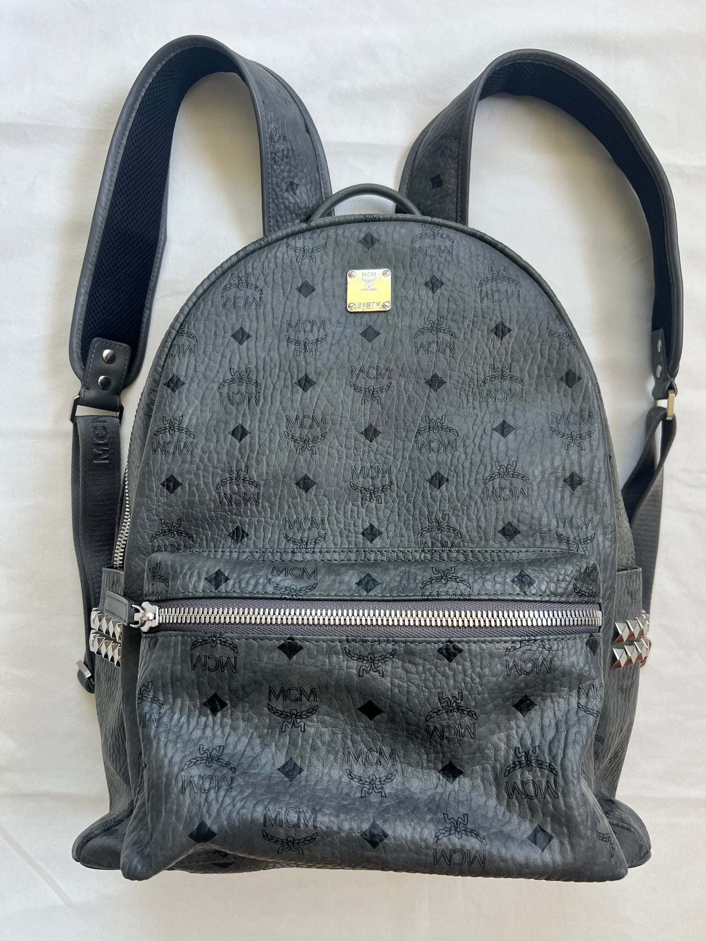 MCM STARK SIDE STUDS BACKPACK IN VISETOS