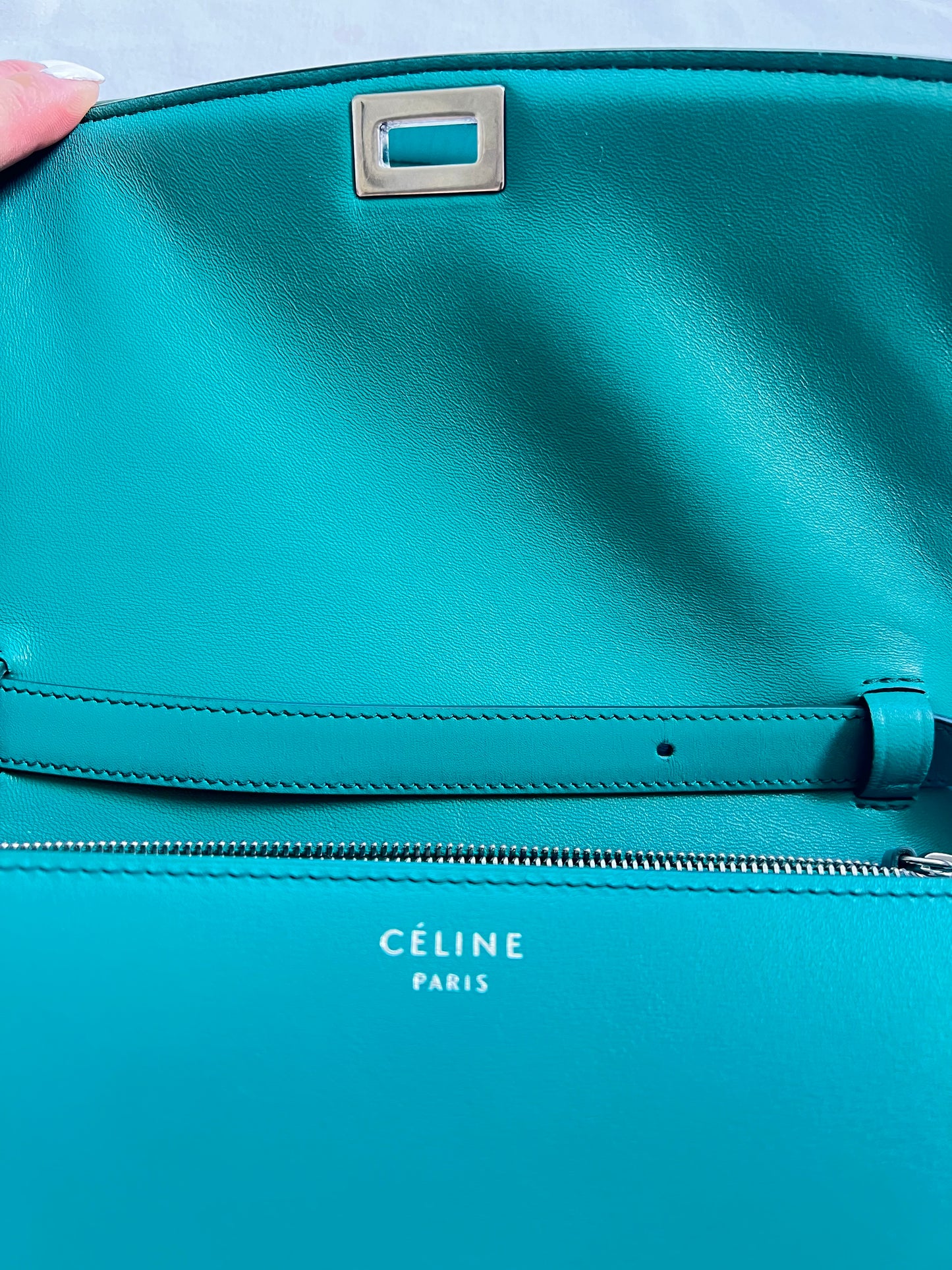 CELINE 
Box Calfskin Medium Classic Box Flap Bag Cactus